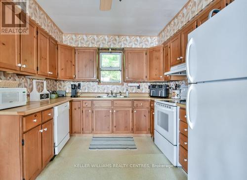 379 Champlain Road, Penetanguishene, ON - Indoor Photo Showing Kitchen With Double Sink