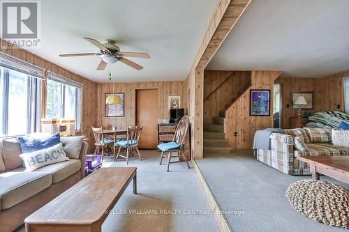 379 Champlain Road, Penetanguishene, ON - Indoor Photo Showing Living Room