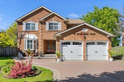 16 Queensgate Court Markham, ON L3R 8L5
