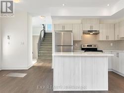 2 HAVEN LANE  Barrie, ON L9J 0M4