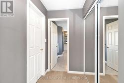 His and Her closet - 
