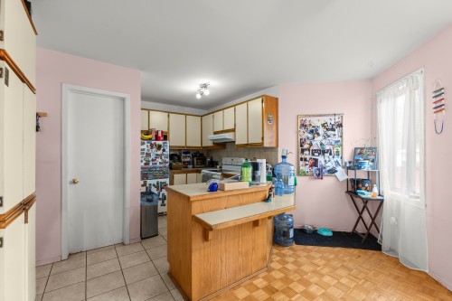 Kitchen - 4449 Boul. Jacques-Bizard, Montréal (Pierrefonds-Roxboro), QC - Indoor Photo Showing Kitchen