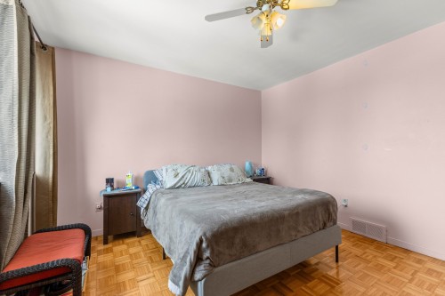 Master Bedroom - 4449 Boul. Jacques-Bizard, Montréal (Pierrefonds-Roxboro), QC - Indoor Photo Showing Bedroom