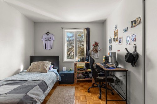 Bedroom - 4449 Boul. Jacques-Bizard, Montréal (Pierrefonds-Roxboro), QC - Indoor Photo Showing Bedroom