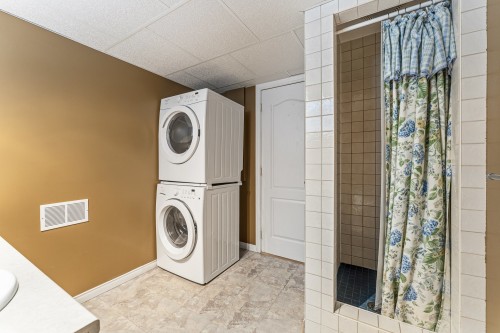 Salle de bains - 1107 Rue Principale E., Magog, QC - Indoor Photo Showing Laundry Room