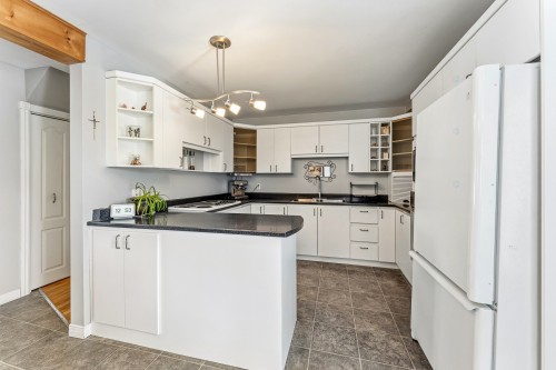 Cuisine - 1107 Rue Principale E., Magog, QC - Indoor Photo Showing Kitchen