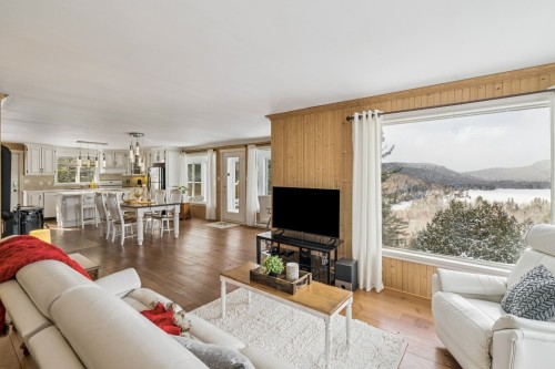 Salon - 60 Ch. De La Côte-À-Menick, Mandeville, QC - Indoor Photo Showing Living Room
