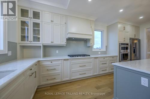 4038 Ayrshire Avenue, London South (South V), ON - Indoor Photo Showing Kitchen