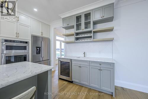 4038 Ayrshire Avenue, London South (South V), ON - Indoor Photo Showing Kitchen