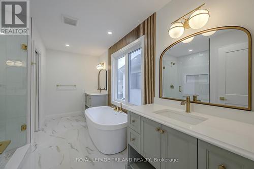 4038 Ayrshire Avenue, London South (South V), ON - Indoor Photo Showing Bathroom