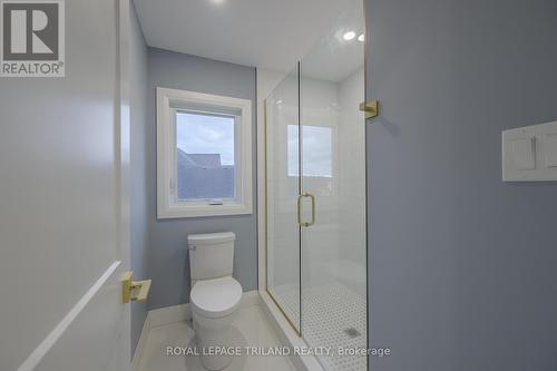 4038 Ayrshire Avenue, London South (South V), ON - Indoor Photo Showing Bathroom