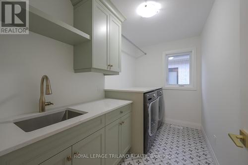 4038 Ayrshire Avenue, London South (South V), ON - Indoor Photo Showing Laundry Room
