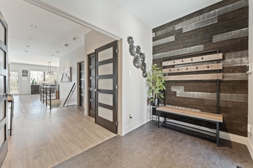 Hall d'entrée/Vestibule - 752 Ch. Viens, Magog, QC - Indoor Photo Showing Other Room