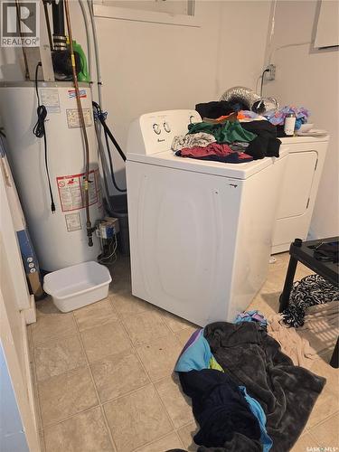 125 S Avenue S, Saskatoon, SK - Indoor Photo Showing Laundry Room