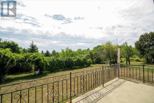 1296 Waterdown Road, Burlington, ON - Outdoor