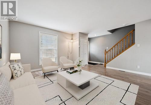 427 Bankside Crescent, Kitchener, ON - Indoor Photo Showing Living Room
