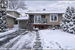 882 SAMUELS CRESCENT N  Regina, SK S4X 2A5