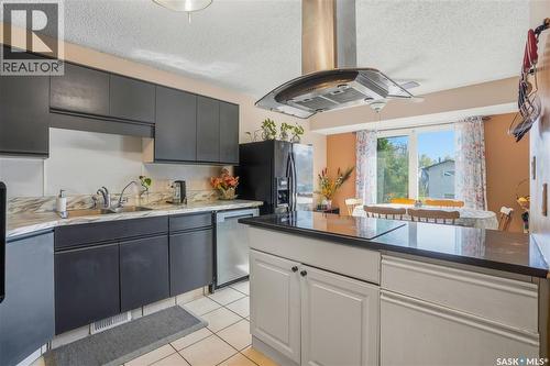 882 Samuels Crescent N, Regina, SK - Indoor Photo Showing Kitchen