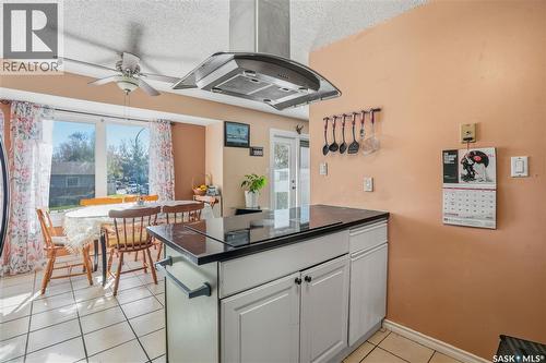 882 Samuels Crescent N, Regina, SK - Indoor
