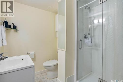 882 Samuels Crescent N, Regina, SK - Indoor Photo Showing Bathroom