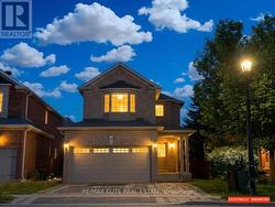 62 MACEDONIA COURT Newmarket, ON L3X 2W8