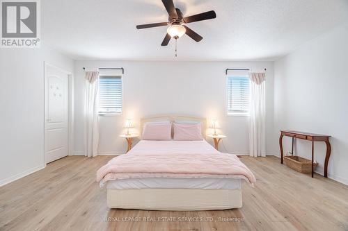 3896 Bloomington Crescent, Mississauga, ON - Indoor Photo Showing Bedroom