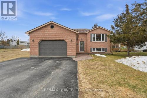 4 HARBOURVIEW CRESCENT  Prince Edward County (Wellington Ward), ON K0K 3L0