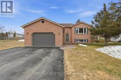 4 HARBOURVIEW CRESCENT  Prince Edward County (Wellington Ward), ON K0K 3L0