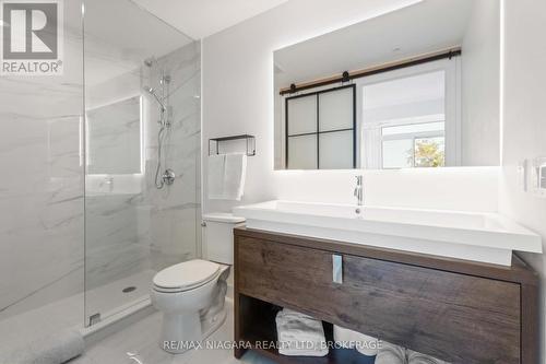 Master bath - 601 - 7711 Green Vista Gate, Niagara Falls (Marineland), ON - Indoor Photo Showing Bathroom