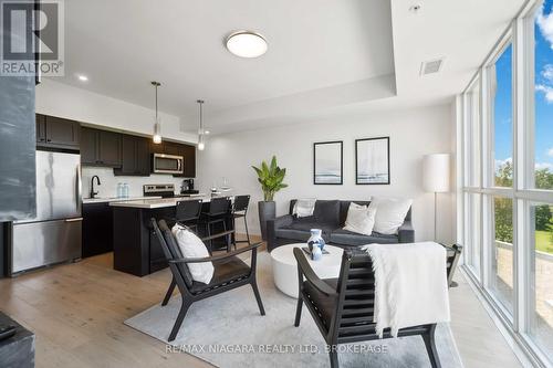 601 - 7711 Green Vista Gate, Niagara Falls (Marineland), ON - Indoor Photo Showing Kitchen With Stainless Steel Kitchen