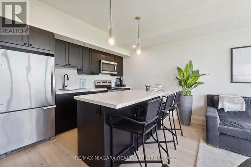 601 - 7711 Green Vista Gate, Niagara Falls (Marineland), ON - Indoor Photo Showing Kitchen With Stainless Steel Kitchen