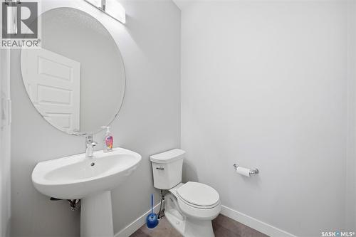 16 1003 Evergreen Boulevard, Saskatoon, SK - Indoor Photo Showing Bathroom