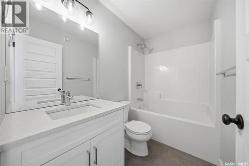 16 1003 Evergreen Boulevard, Saskatoon, SK - Indoor Photo Showing Bathroom