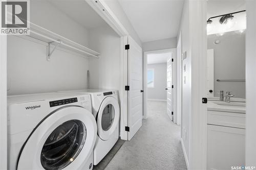 16 1003 Evergreen Boulevard, Saskatoon, SK - Indoor Photo Showing Laundry Room