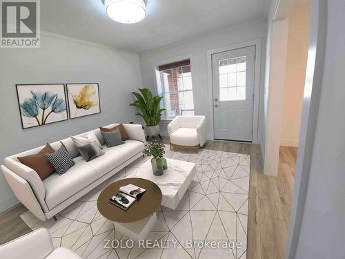 1504 King Street E, Hamilton, ON - Indoor Photo Showing Living Room