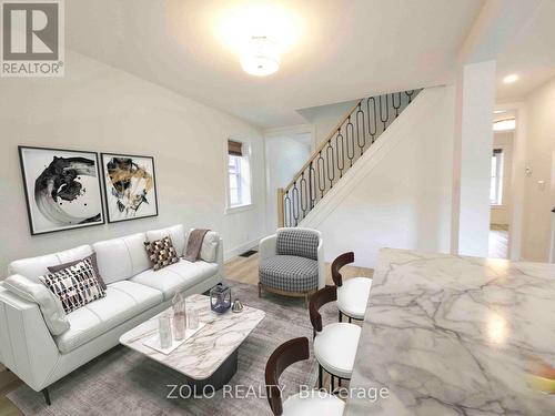 1504 King Street E, Hamilton, ON - Indoor Photo Showing Living Room