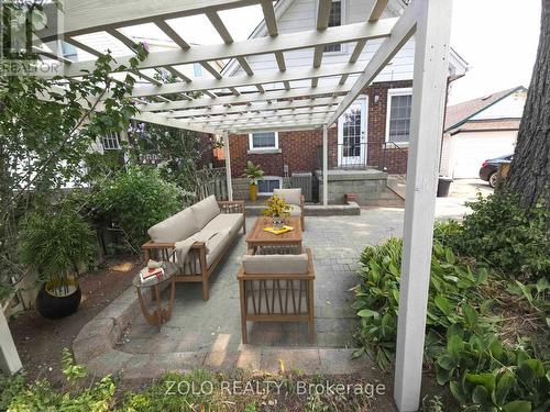 1504 King Street E, Hamilton, ON - Outdoor