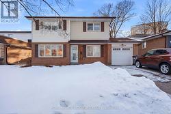 1389 TYNEBURN CRESCENT  Mississauga, ON L4X 1P6