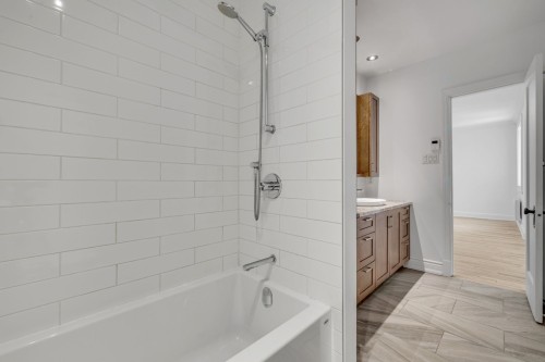 Bathroom - 1-2-495 Av. Lemesurier, Québec (La Cité-Limoilou), QC - Indoor Photo Showing Bathroom