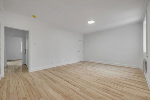 Living Room - 1-2-495 Av. Lemesurier, Québec (La Cité-Limoilou), QC - Indoor Photo Showing Other Room