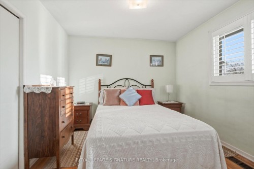 1389 Tyneburn Crescent, Mississauga, ON - Indoor Photo Showing Bedroom