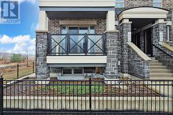 2528 - 30 WESTMEATH LANE  Markham, ON L6B 1N5