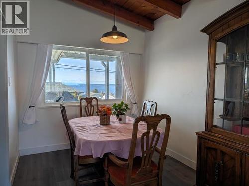 4029 Joyce Ave, Powell River, BC - Indoor Photo Showing Dining Room
