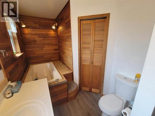 4029 Joyce Ave, Powell River, BC - Indoor Photo Showing Bathroom