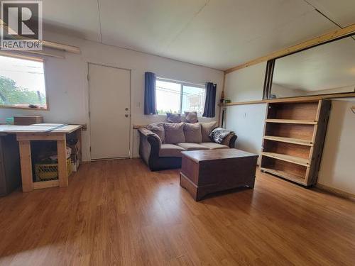 4029 Joyce Ave, Powell River, BC - Indoor Photo Showing Living Room