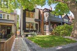 44A ALCINA AVENUE  Toronto, ON M6G 2E8