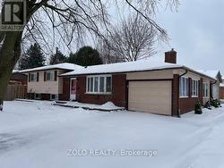 UPPER - 3 OLD YORK CRESCENT  Kitchener, ON N2B 3G2
