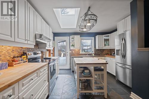 2399 Glenwood School Drive, Burlington, ON - Indoor Photo Showing Kitchen