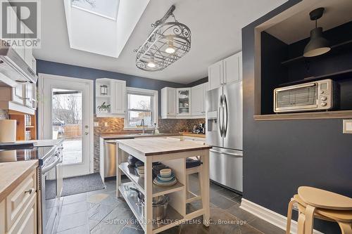 2399 Glenwood School Drive, Burlington, ON - Indoor Photo Showing Kitchen