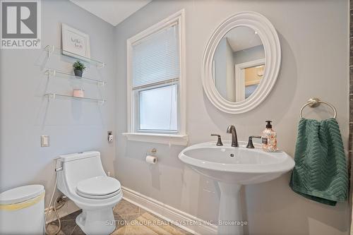 2399 Glenwood School Drive, Burlington, ON - Indoor Photo Showing Bathroom